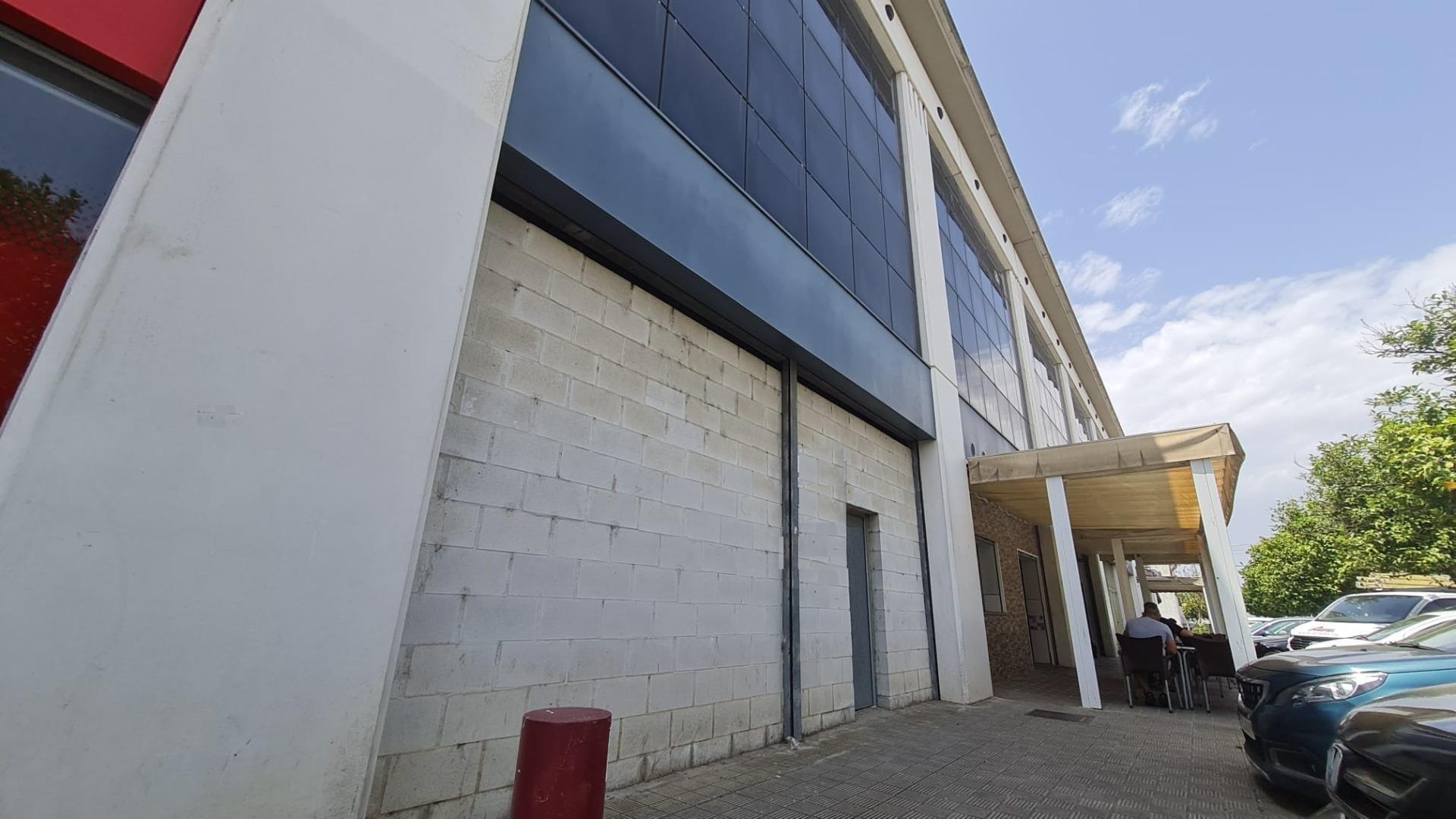 Local en Dos Hermanas, Sevilla en venta Foto del edificio- Imagen 1 de 9