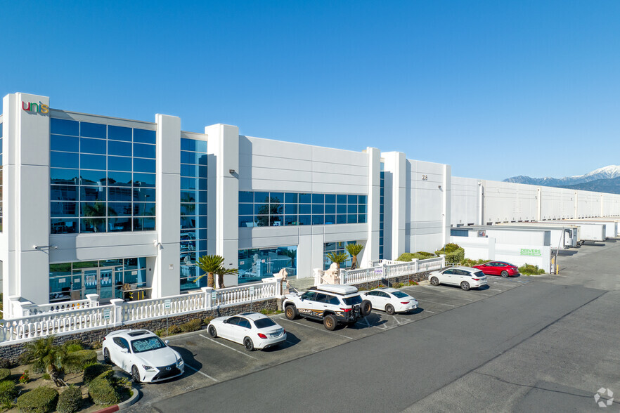 218 Machlin Ct, City Of Industry, CA en alquiler - Foto del edificio - Imagen 1 de 24