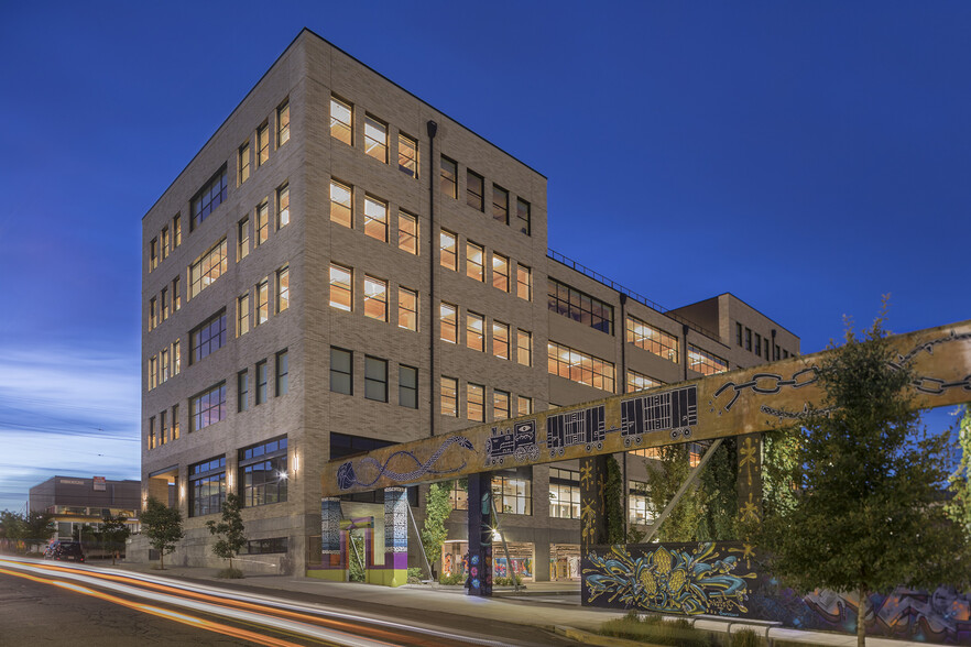 240 SE Clay St, Portland, OR en alquiler - Foto del edificio - Imagen 2 de 4