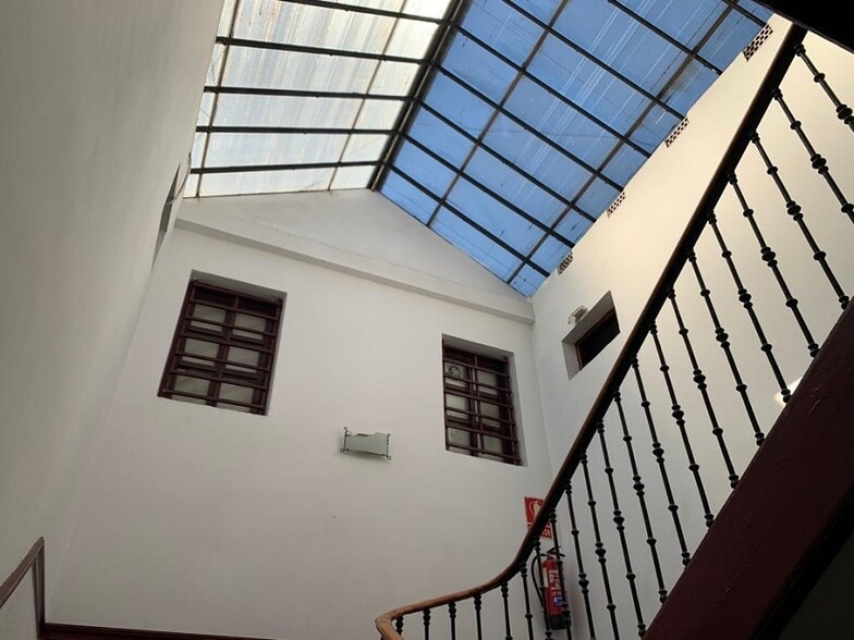 Edificio residencial en Madrid, Madrid en venta - Foto del edificio - Imagen 3 de 4