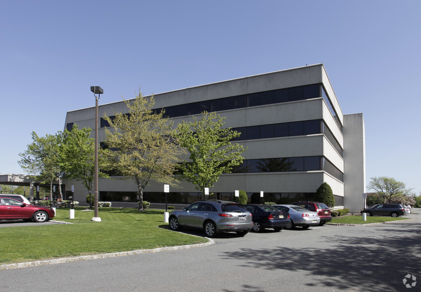 100 Metroplex Dr, Edison, NJ en alquiler - Foto del edificio - Imagen 2 de 6