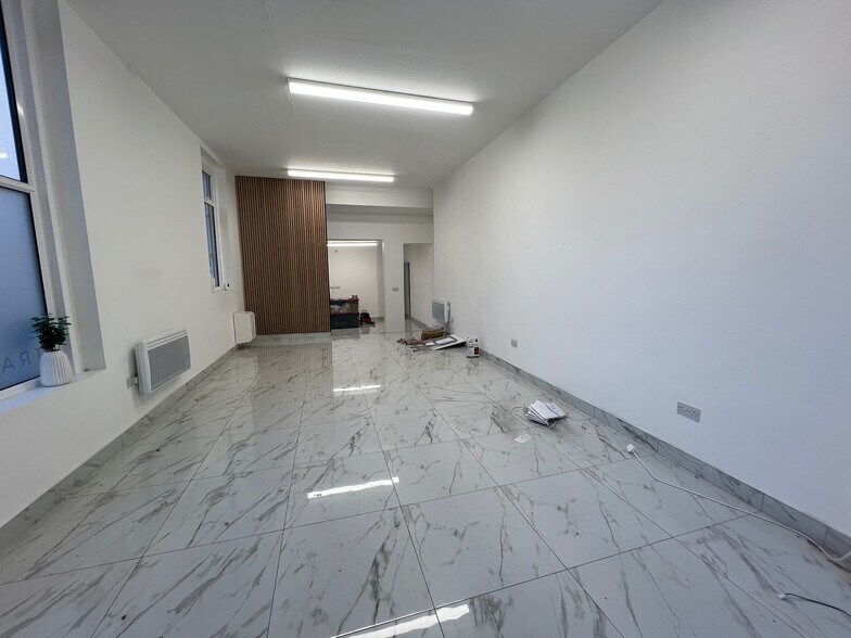 50 Bromham Rd, Bedford en alquiler - Foto del edificio - Imagen 3 de 5