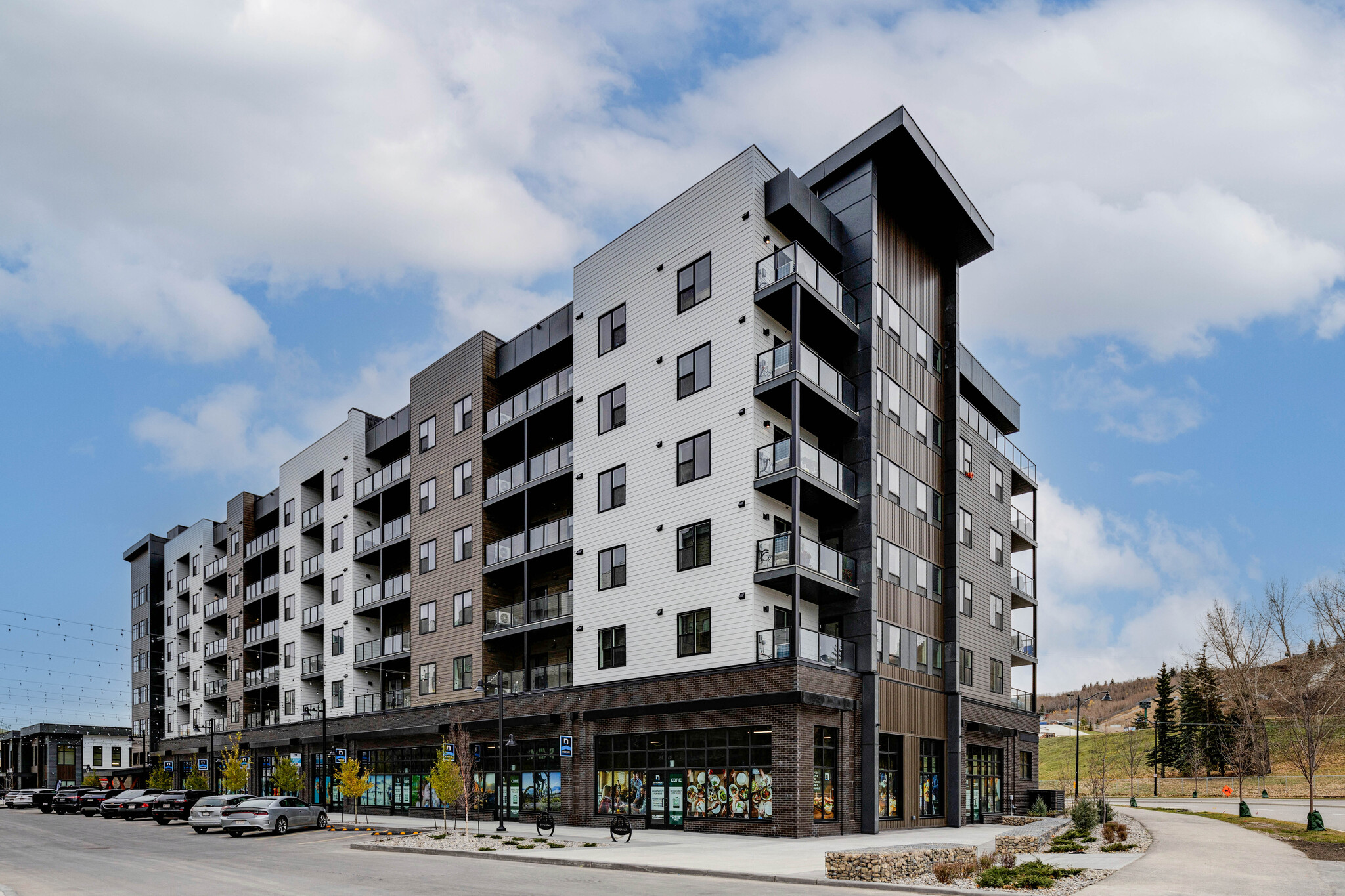 Canada Olympic Dr SW, Calgary, AB en alquiler Foto del edificio- Imagen 1 de 2