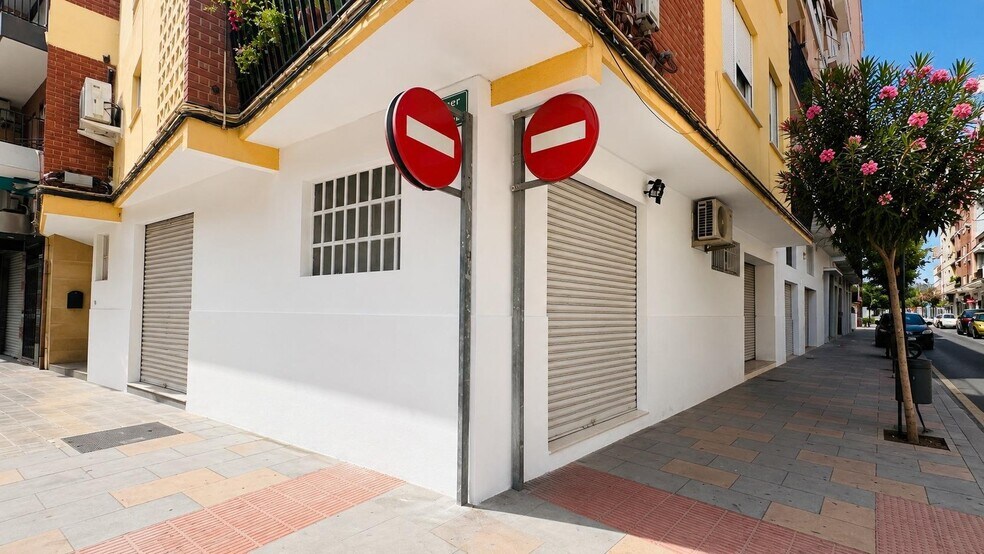 Carrer Tomás Sanz, 2, Mislata, Valencia en venta - Foto del edificio - Imagen 2 de 16
