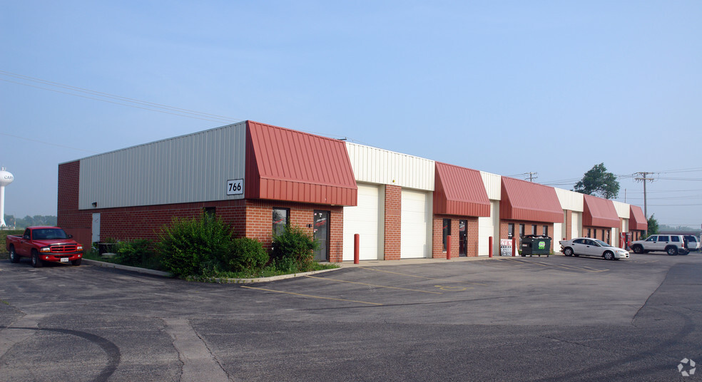 766 Industrial Dr, Cary, IL en alquiler - Foto principal - Imagen 1 de 5