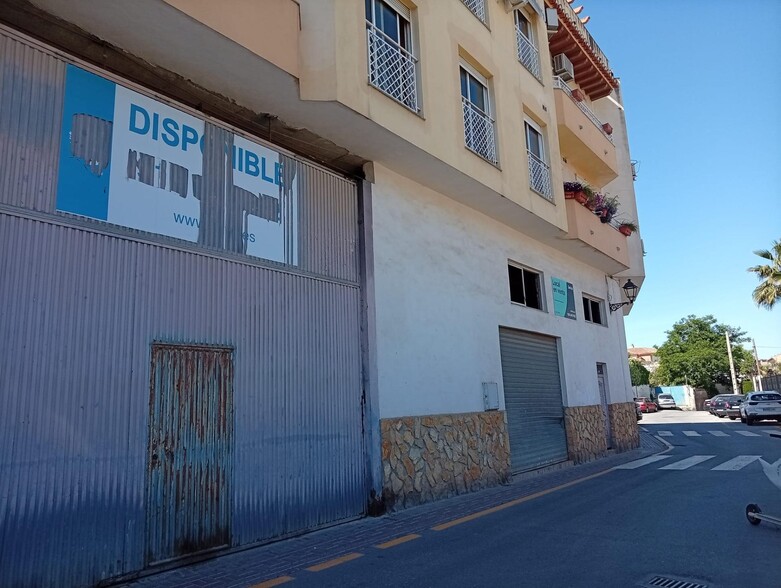 Local en Ogíjares, Granada en venta - Foto del edificio - Imagen 2 de 21