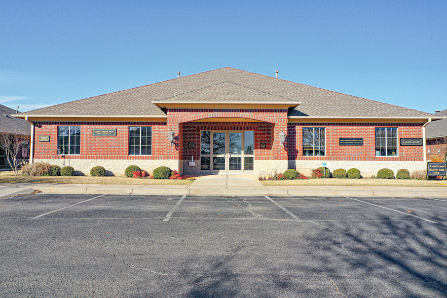 1010 24th Ave NW, Norman, OK en alquiler - Foto del edificio - Imagen 1 de 5