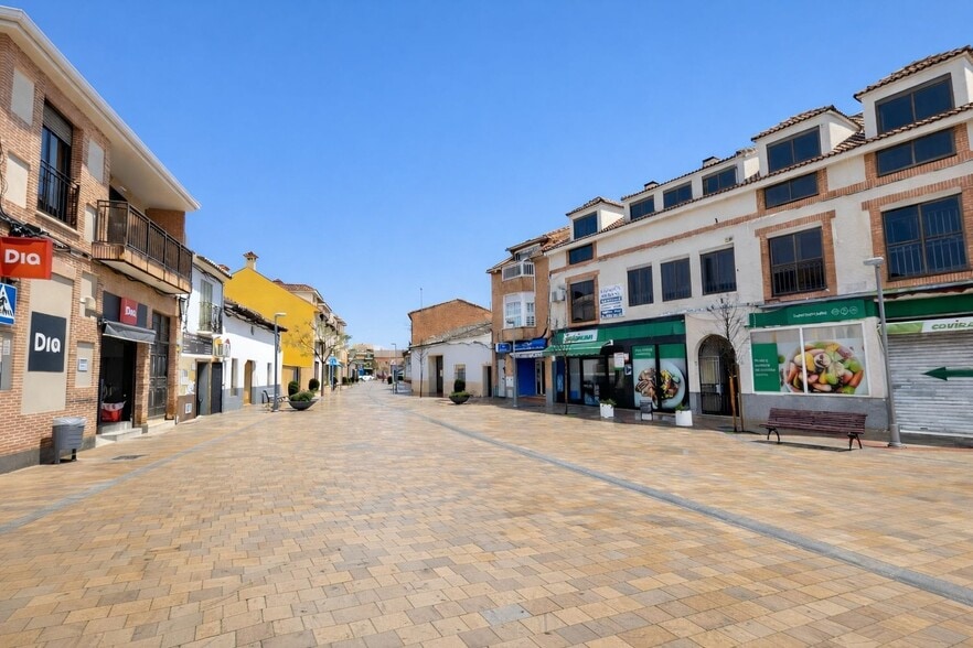 Edificio residencial en Fuente el Saz de Jarama, Madrid en venta - Fotografía del barrio - Imagen 3 de 3