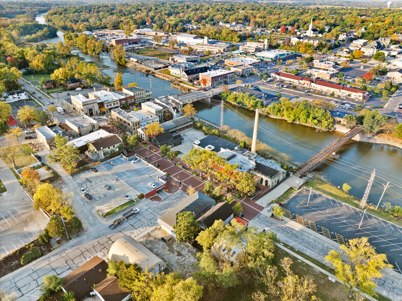 21 N River St, Batavia, IL en alquiler - Foto del edificio - Imagen 2 de 44