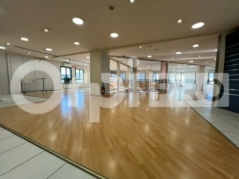 Local en Sainte-Geneviève-des-Bois en venta - Foto del interior - Imagen 3 de 12