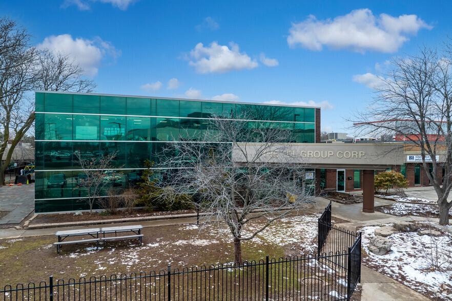 874 Sinclair Rd, Oakville, ON en venta - Foto del edificio - Imagen 3 de 7