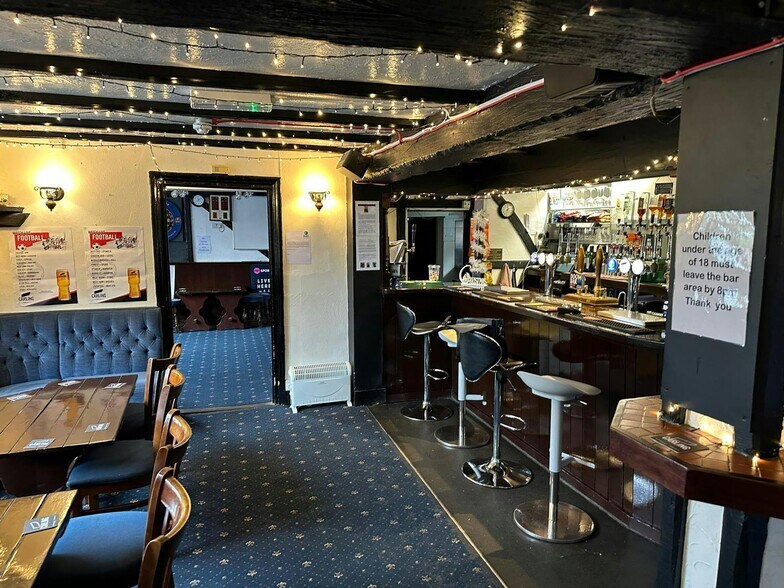 Vigo Ln, Yateley en venta - Foto del edificio - Imagen 2 de 5