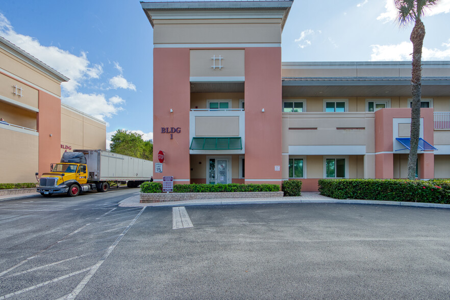 601 N Congress Ave, Delray Beach, FL en venta - Foto del edificio - Imagen 1 de 16