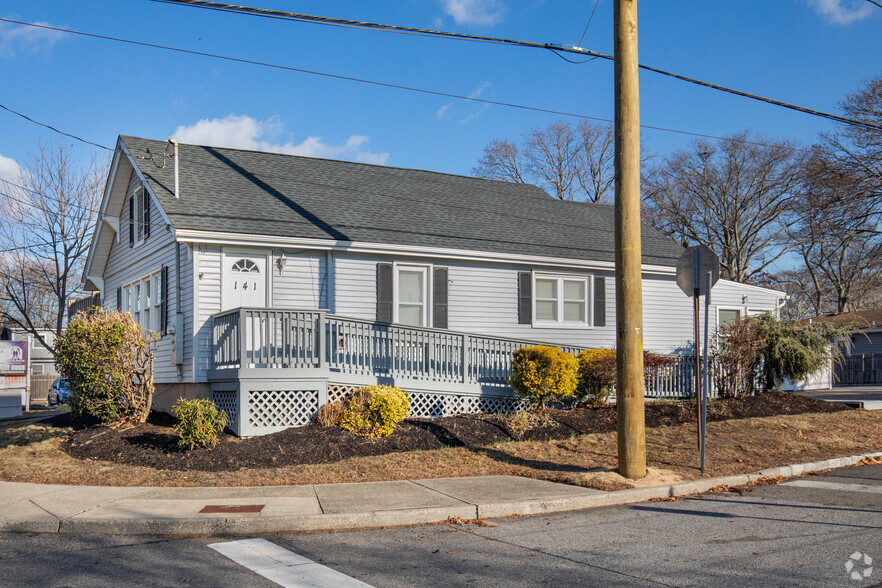 141 Waverly Ave, Patchogue, NY en venta - Foto del edificio - Imagen 1 de 20