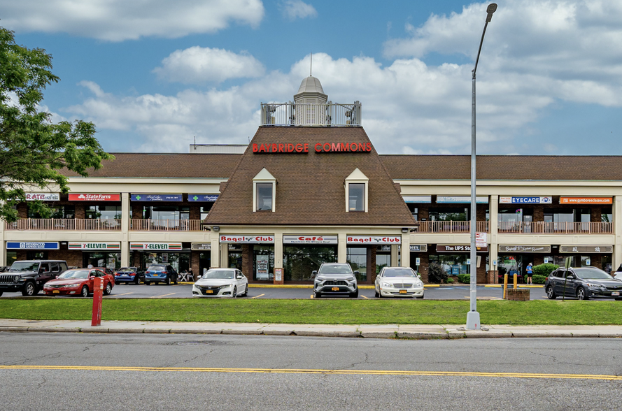 208-02 Cross Island Pky, Bayside, NY en alquiler - Foto del edificio - Imagen 1 de 8