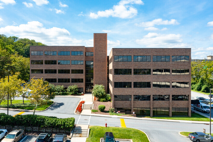 1122 Kenilworth Dr, Towson, MD en alquiler - Foto del edificio - Imagen 2 de 10