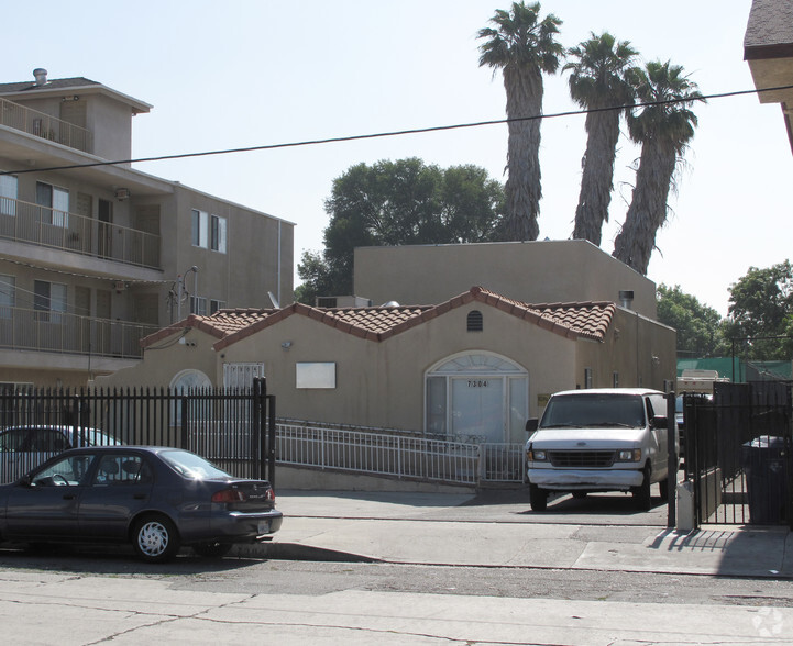 7304 Canby Ave, Reseda, CA en venta - Foto principal - Imagen 3 de 17