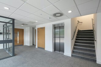 93 George Richards Way, Altrincham en alquiler Foto del edificio- Imagen 1 de 15