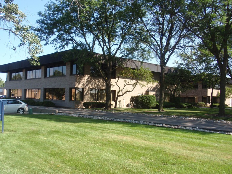 15350 N Commerce Dr, Dearborn, MI en alquiler - Foto del edificio - Imagen 1 de 3