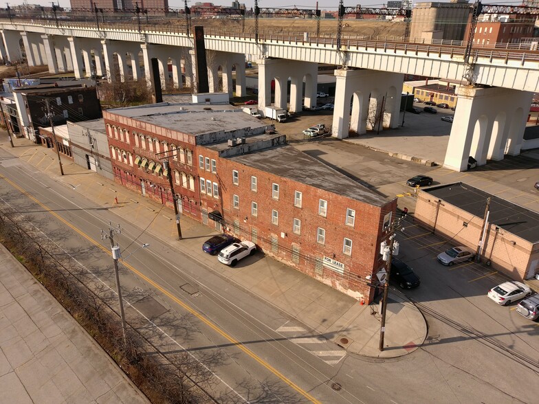 1700 Columbus Rd, Cleveland, OH en venta - Foto del edificio - Imagen 1 de 7