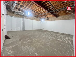 18356-18388 Clark St, Tarzana, CA en alquiler Foto del interior- Imagen 1 de 3