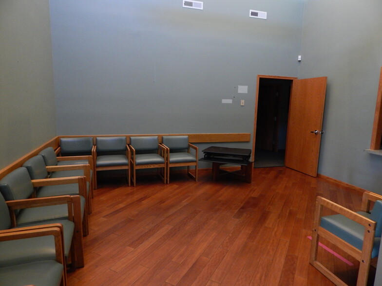 341 NW Medical Loop, Roseburg, OR en alquiler - Foto del interior - Imagen 3 de 27