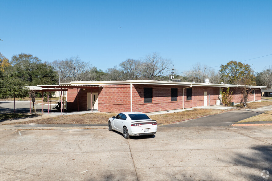 103 E Hospital St, Corrigan, TX en venta - Foto del edificio - Imagen 2 de 23