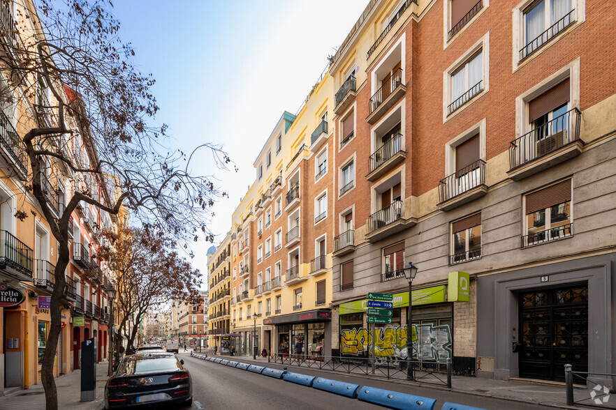 Calle Fernández de los Ríos, 3, Madrid, Madrid en alquiler - Foto del edificio - Imagen 2 de 2