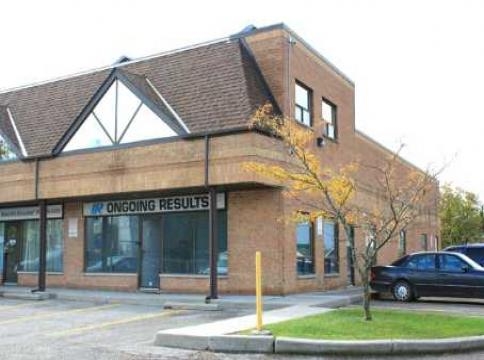 117 Ringwood Dr, Whitchurch-Stouffville, ON en alquiler - Foto del edificio - Imagen 2 de 9