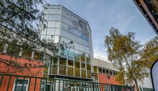 Más detalles de 22 Quai Du President Carnot, Saint-Cloud - Oficina en alquiler