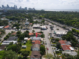 1721 SW 24th Ter, Miami, FL 33145-3835 - Inmueble