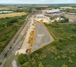 Road & Rail Distribution Centre, Queen Adelaide Way, Ely, CAM - AÉREA vista de mapa - Image1