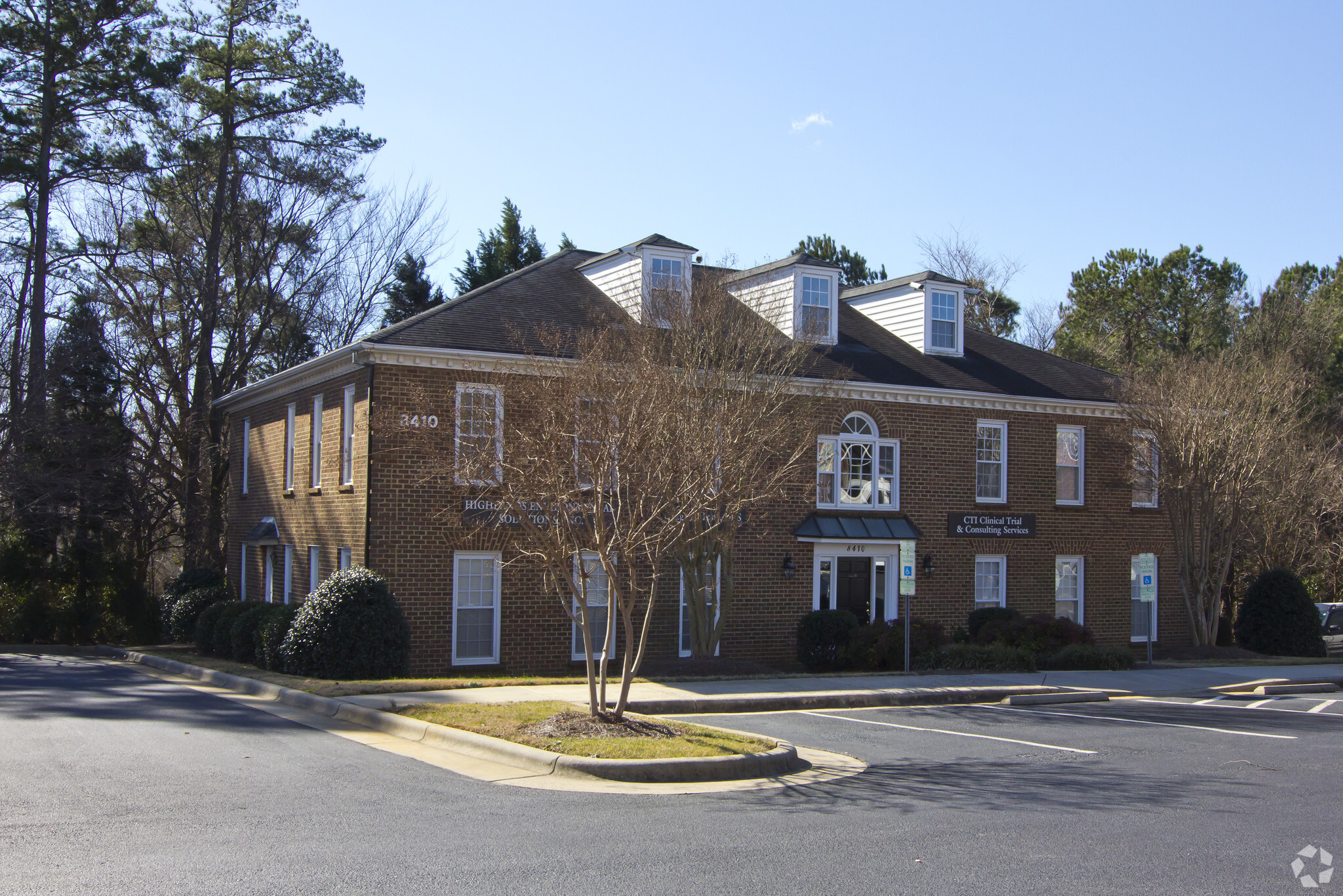 8410 Falls Of Neuse Rd, Raleigh, NC en alquiler Foto del edificio- Imagen 1 de 18