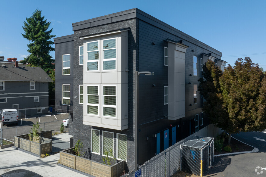 3757 SE Clay St, Portland, OR en venta - Foto del edificio - Imagen 3 de 15