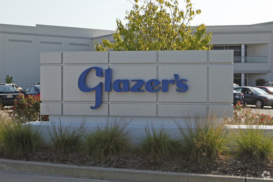 1 Glazer Way, Saint Charles, MO en alquiler - Foto del edificio - Imagen 2 de 3