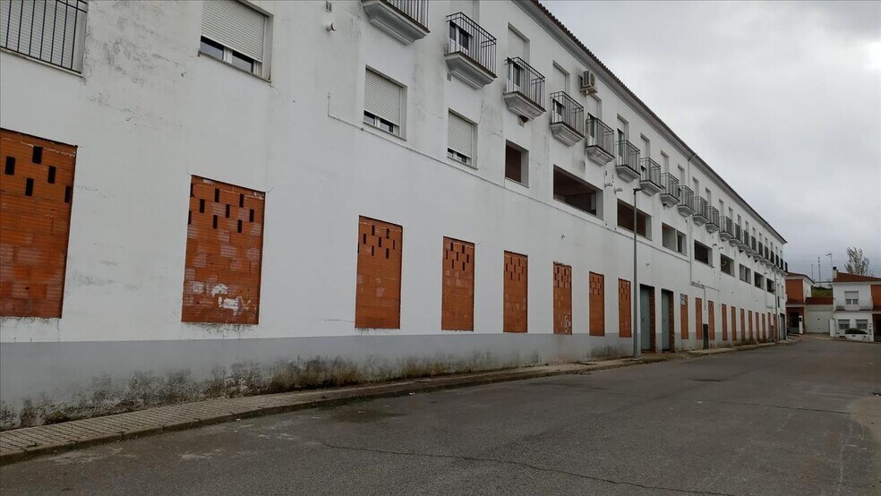 Local en Monesterio en venta - Foto del edificio - Imagen 2 de 11