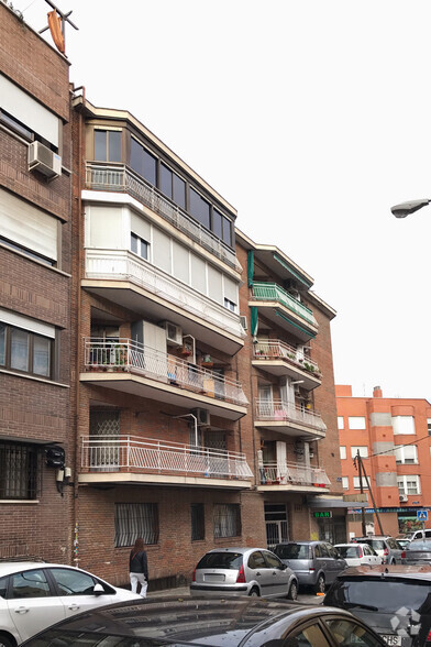 Calle Apóstol Santiago, 49, Madrid, Madrid en venta - Foto del edificio - Imagen 2 de 2