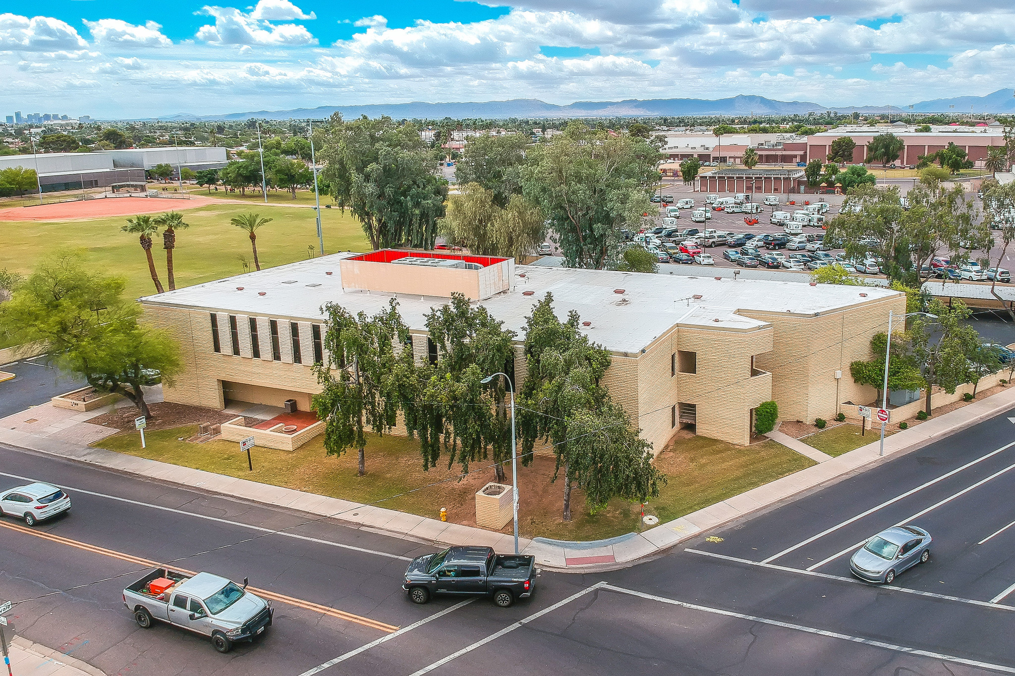 5251 W Campbell Ave, Phoenix, AZ en alquiler Foto del edificio- Imagen 1 de 9