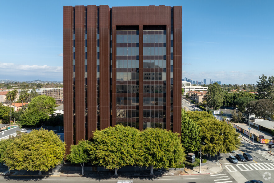 4929 Wilshire Blvd, Los Angeles, CA en alquiler - Foto del edificio - Imagen 3 de 10