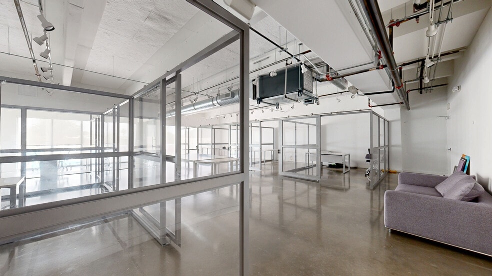 Wynwood NW 2nd Ave Mixed-Use Portfolio cartera de 3 inmuebles en venta en LoopNet.es - Matterport 3D Scan - Imagen 3 de 62