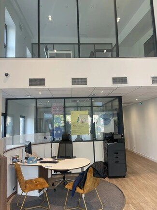 Más detalles de 100 Chemin Des Iscles, Châteaurenard - Local en alquiler