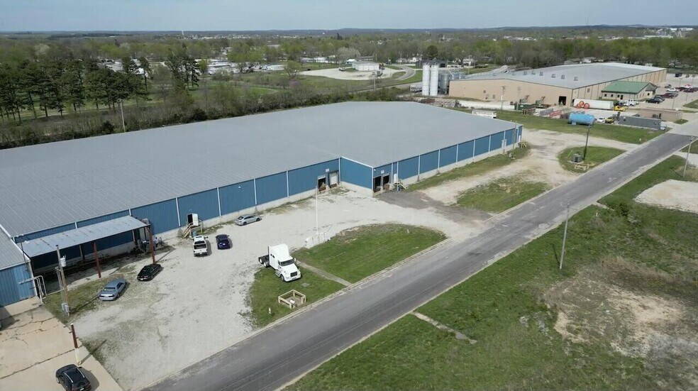 1301 Industrial Park Rd, Mountain Grove, MO en venta - Foto principal - Imagen 1 de 46