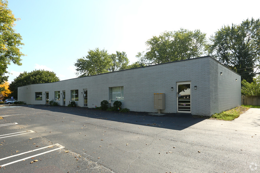 38221 Plymouth Rd, Livonia, MI en alquiler - Foto del edificio - Imagen 1 de 9