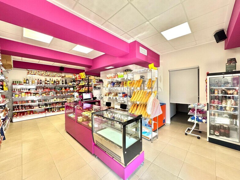 Local en Piles en venta - Foto del edificio - Imagen 2 de 14