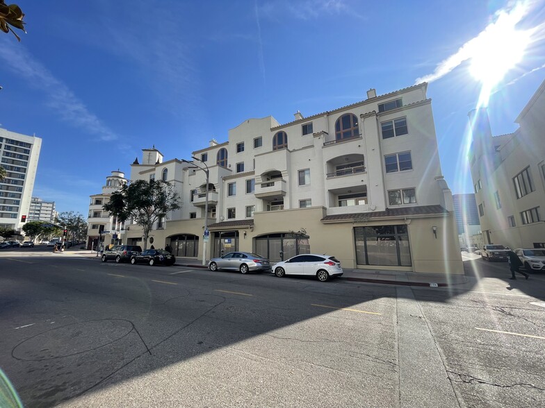 Glendon Ave, Los Angeles, CA en alquiler - Foto del edificio - Imagen 3 de 11