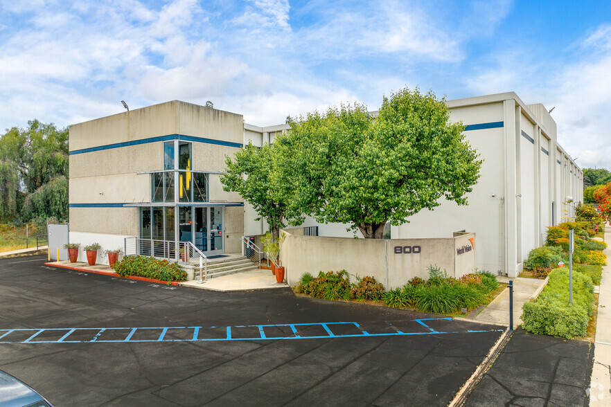 800 W Chestnut Ave, Monrovia, CA en alquiler - Foto del edificio - Imagen 1 de 23