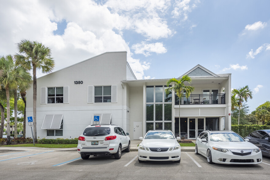 1380 N University Dr, Plantation, FL en venta - Foto del edificio - Imagen 1 de 26