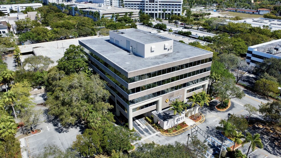 8211 W Broward Blvd, Plantation, FL en alquiler - Foto del edificio - Imagen 3 de 13