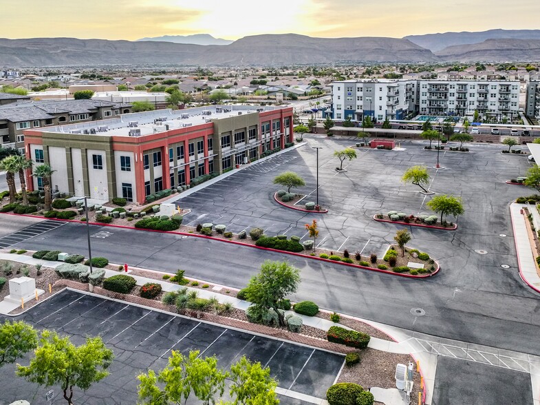 9127 W Russell Rd, Las Vegas, NV en venta - Foto del edificio - Imagen 3 de 7