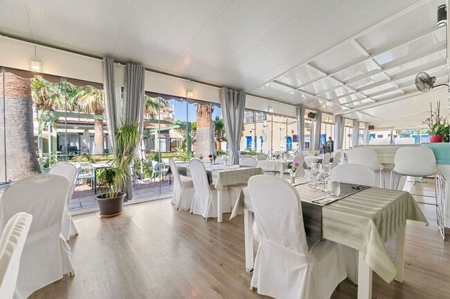 Más detalles de Lloc Puerto Deportivo, 4, Torrevieja - Local en alquiler